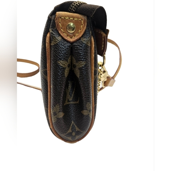 LOUIS VUITTON Monogram Eva Clutch Crossbody - Picture 4 of 15